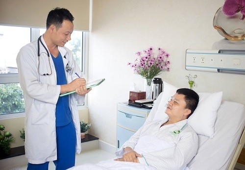 mổ trĩ không ghê gớm như nhiều người vẫn nghĩ