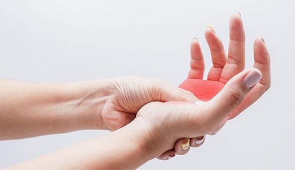 triệu chứng ngón tay bị sưng đỏ đau nhức