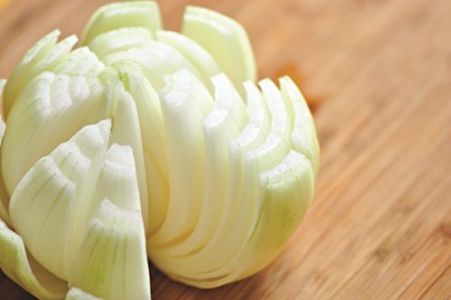 Thường xuyên ăn hành tây có thể giảm lượng nitrit dạ dày xuống mức đáng kể, đồng thời giảm nguy cơ mắc ung thư dạ dày.