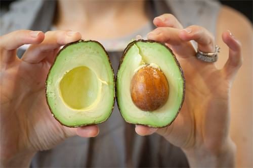 Ăn bơ khi bị bệnh đau dạ dày có sao không?