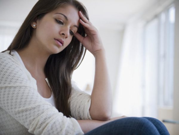 Trầm cảm hoặc lo âu - bao gồm rối loạn hoảng sợ đột ngột – cũng có thể là triệu chứng của bệnh tuyến giáp.
