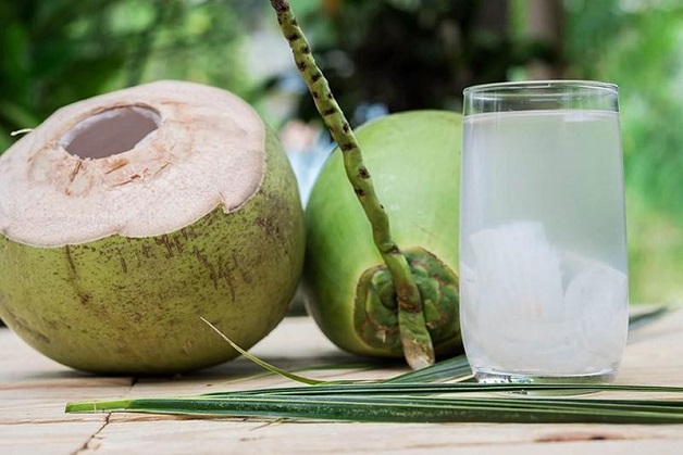 bị các bệnh đau dạ dày có uống được nước dừa không