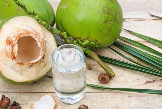 bị các bệnh đau dạ dày có uống được nước dừa không và tại sao