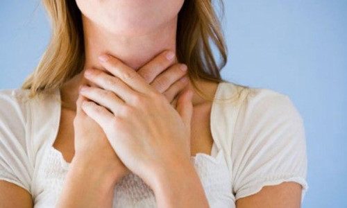 Khi bị ung thư thực quản, người bệnh sẽ có triệu chứng khó nuốt, nuốt nghẹn, đặc biệt khi ăn những thức ăn cứng