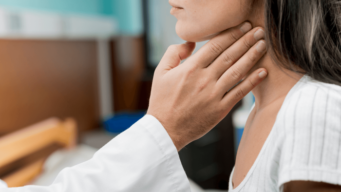 Bệnh quai bị do virus quai bị gây ra và lây nhiễm qua đường hô hấp