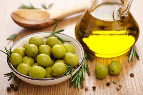Dầu oliu có nhiều công dụng giúp điều trị và phòng ngừa nhiều bệnh lý như đau dạ dày, tim mạch, tiêu chảy...