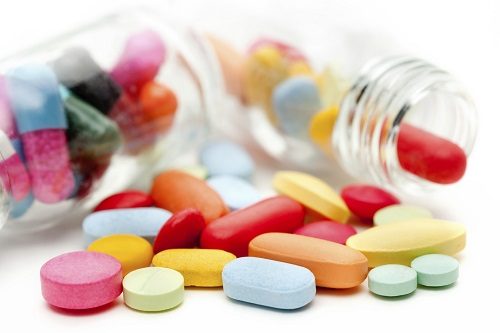 Để điều trị vi khuẩn HP hiệu quả người bệnh cần sử dụng đúng thuốc, đủ liều lượng và thời gian chữa trị theo kháng sinh đồ của bác sĩ