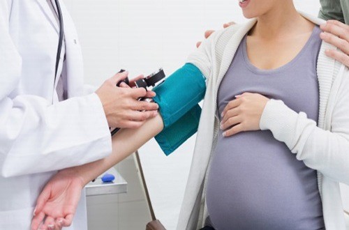 Những vấn đề sức khỏe là nguyên nhân làm tăng nguy cơ tiền sản giật ở mẹ bầu