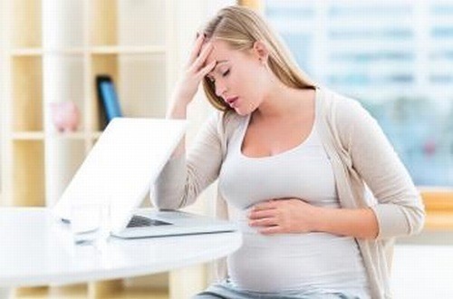 Đau đầu, mệt mỏi có thể là triệu chứng tiền sản giật ở mẹ bầu cần cảnh giác
