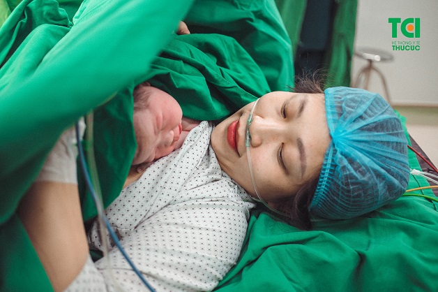 Cho bé bú sau sinh - mang lại nhiều lợi ích cho cả mẹ và bé