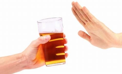 Trong khi điều trị đau dạ dày có vi khuẩn HP cần tránh rượu bia