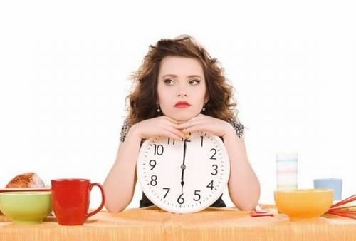 Trước khi tiến hành nội soi trực tràng người bệnh cần làm sạch ruột bằng cách nhịn ăn