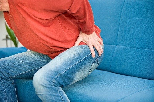 Viêm khớp háng gây đau đớn, làm giảm khả năng vận động