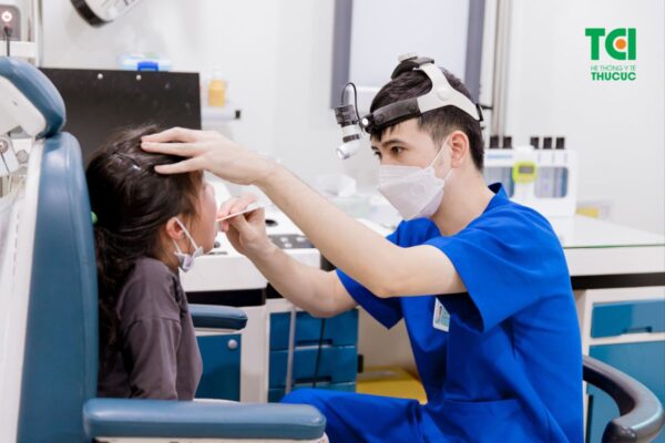 Sau cắt amidan có hết viêm họng không là băn khoăn của nhiều người khi tới khám tại TCI