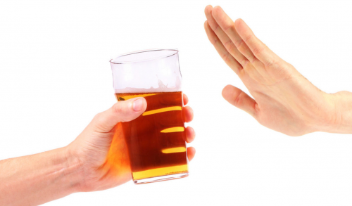 Người bệnh cũng cần tránh các loại đồ uống chứa chất kích thích vì nó ảnh hưởng tới tình trạng bệnh
