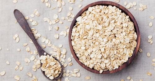 Bột yến mạch là một loại thực phẩm mà người bệnh trào ngược dạ dày thực quản nên ăn