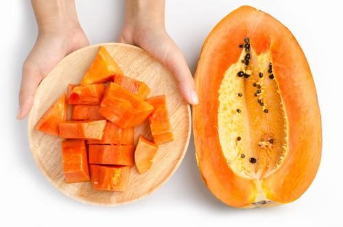 Người bệnh xuất huyết dạ dày nên ăn đu đủ chín bởi chúng giúp làm dịu dạ dày, ngừa táo bón hoặc chứng khó tiêu.