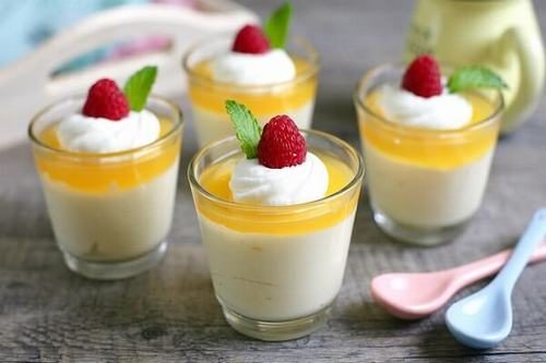 Sữa chua giúp tiêu diệt vi khuẩn có hại ở đường tiêu hóa, giúp cải thiện dần tình trạng xuất huyết dạ dày.