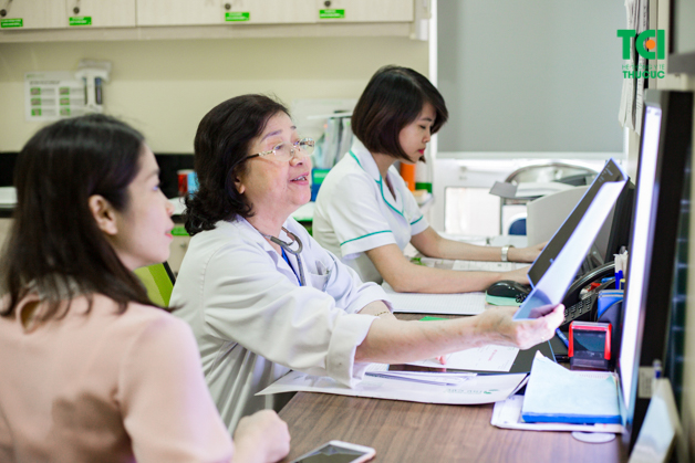 Thăm khám để được chẩn đoán và điều trị chứng đi tiểu ra máu hiệu quả