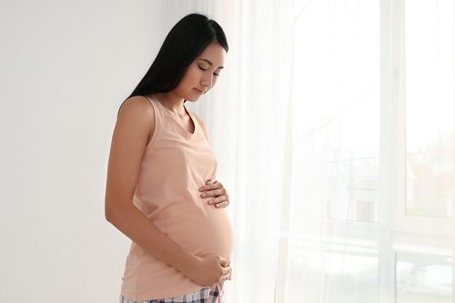 khi em bé bắt đầu phát triển hơn trong bụng mẹ, cảm giác đau bụng vẫn có thể xuất hiện