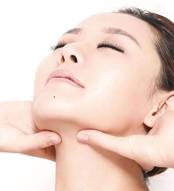 Hạch nổi dưới cổ họng xuất phát từ nhiều nguyên nhân khác nhau, trong đó không loại trừ khả năng ung thư