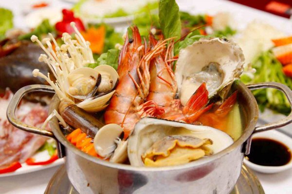 Các loại đồ hải sản tanh không tốt cho bệnh nhân có biểu hiện đờm trắng có bọt, rêu lưỡi trăng, nhầy, thường xuyên bị lạnh