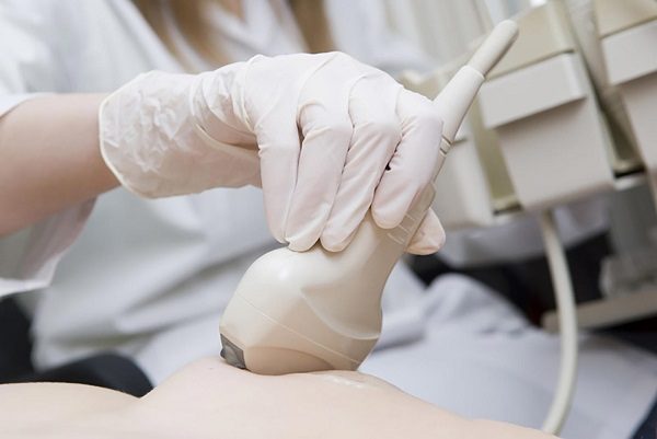 Siêu âm vú phổ biến trong tầm soát ung thư vú cho nữ giới trẻ tuổi