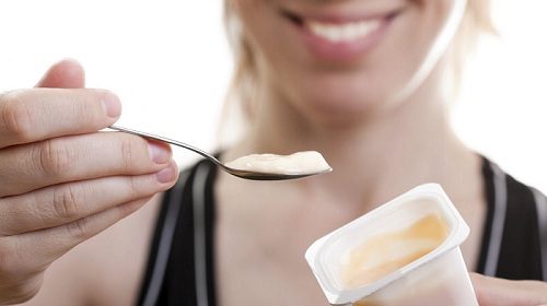Sữa chua là thực phẩm tốt cho người bị đầy hơi