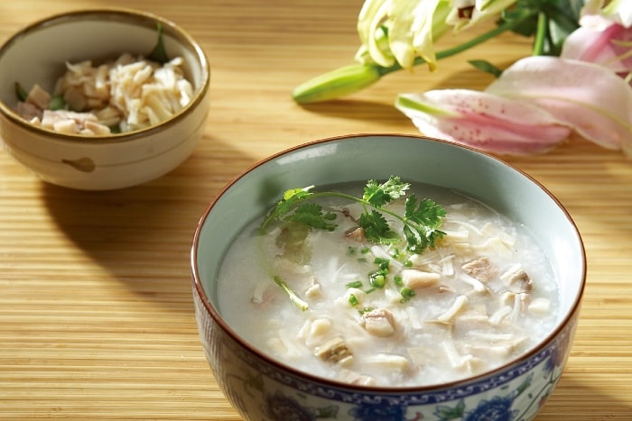Mẹ nên ăn cháo sau sinh mổ để dễ tiêu