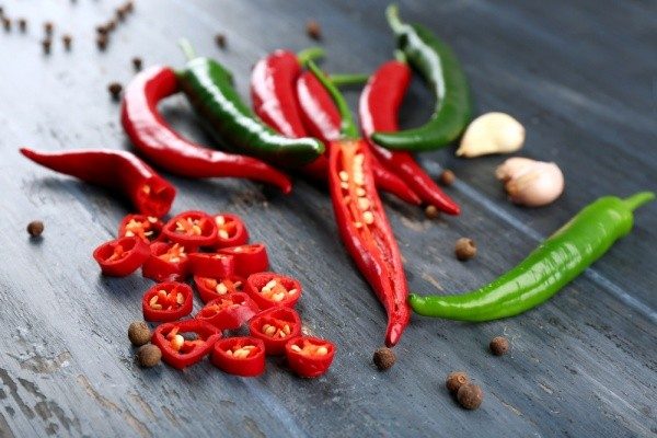 Bệnh nhân mắc trào ngược dạ dày cần tránh các loại gia vị cay nóng