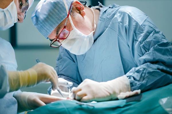 Phẫu thuật là một trong những phương pháp giúp điều trị hiệu quả u nang tuyến vú