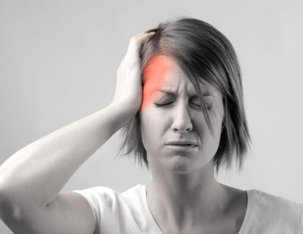 Đau đầu cũng là một trong những triệu chứng ung thư vòm họng thường gặp