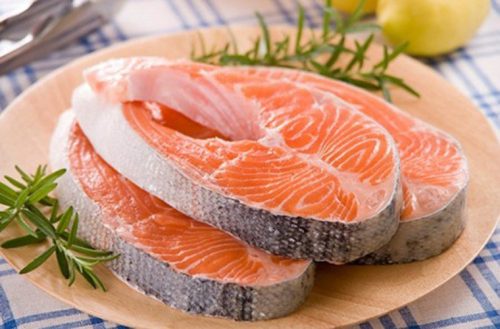 Mổ thoát vị bẹn nên ăn nhiều cá