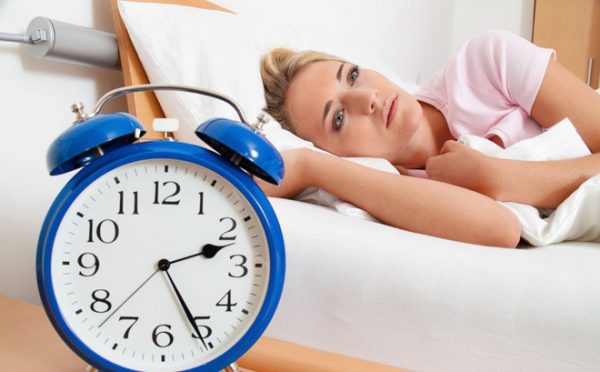 Mất ngủ thường xuyên là một trong những triệu chứng phổ biến của viêm gan B