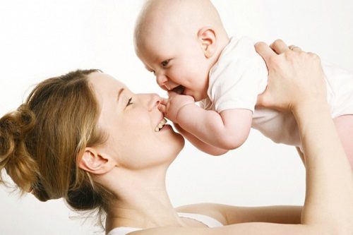 Cạo lông vùng kín giúp tránh viêm nhiễm sau sinh.