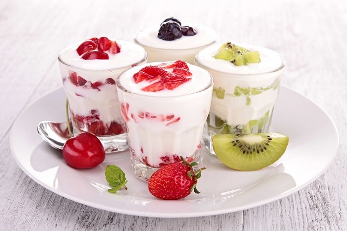Sữa chua tốt cho mẹ sau sinh sinh mổ uống sữa tươi được không