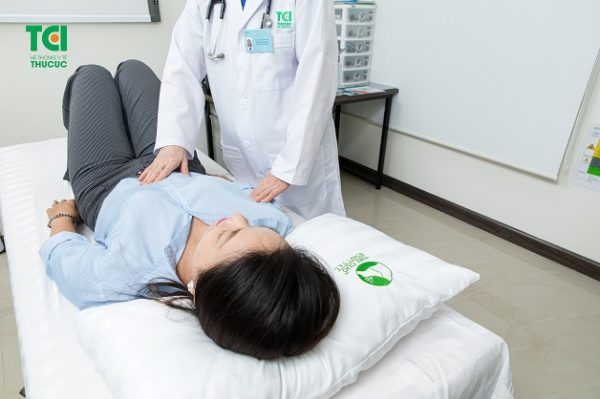 điều trị đau nhói ở sườn phải