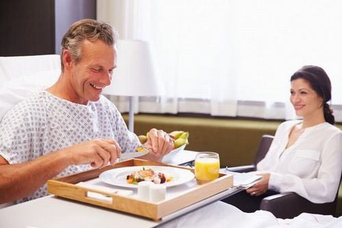 Dinh dưỡng cho người bệnh ung thư thực quản đóng vai trò vô cùng quan trọng, giúp hồi phục nhanh sức khỏe