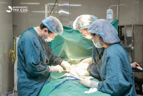 Đa số trường hợp bị tắc ruột cơ học cần được phẫu thuật để tránh biến chứng nguy hiểm