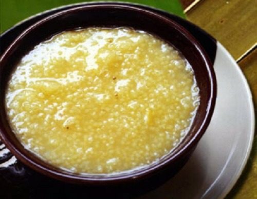 Người bệnh sốt xuất huyết thường chán ăn, ăn uống không có cảm giác ngon miệng nên những thức ăn mềm, lỏng như cháo, soup, bún, phở, canh hầm nhừ...
