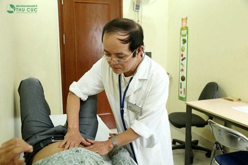 Khi có triệu chứng bị đầy hơi, trướng bụng, ăn không tiêu, đau bụng, … nghi ngờ bị tắc ruột do hạt é, cần đưa người bệnh đến ngay cơ sở y tế có đủ điều kiện thăm khám điều trị để được xử lý kịp thời