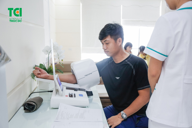 Nội dung khám đầy đủ các bước từ khám lâm sàng tổng quát đến cận lâm sàng giúp phát hiện sớm các bất thường (nếu có), đánh giá đúng tình trạng sức khỏe.