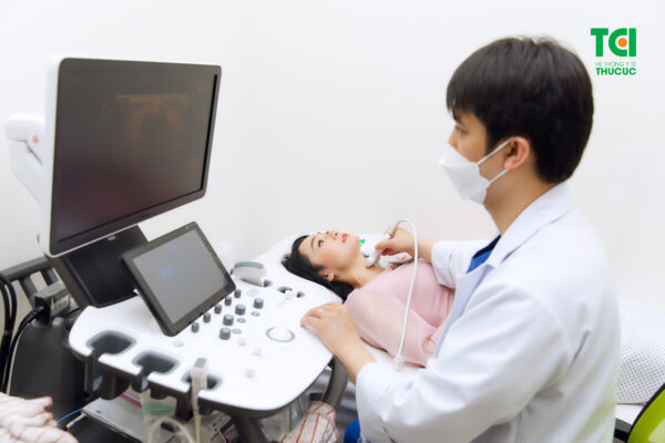 Khám tuyến giáp thực hiện những gì?