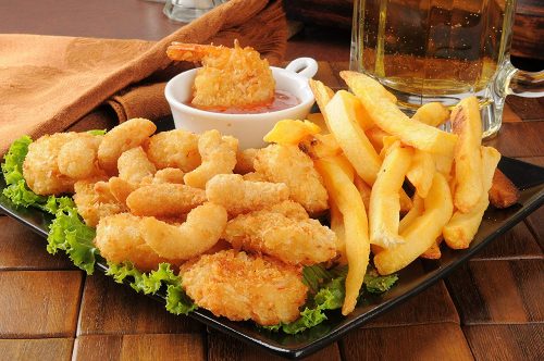 Người bị chảy máu hậu môn nên kiêng các thực phẩm nhiều dầu mỡ, đồ chiên rán