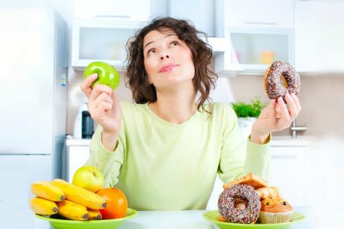 Người bị chảy máu hậu môn nên chú ý đến chế độ ăn uống nhằm hỗ trợ cho việc chữa trị bệnh đạt hiệu quả cao hơn