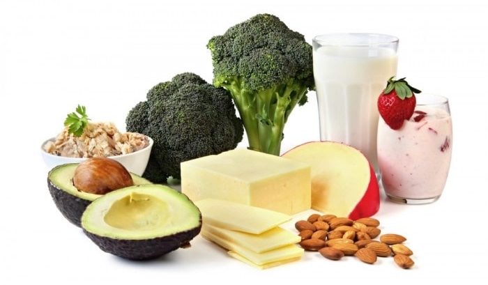 Phụ nữ sau sinh nên thường xuyên ăn rau xanh và các thực phẩm giàu vitamin