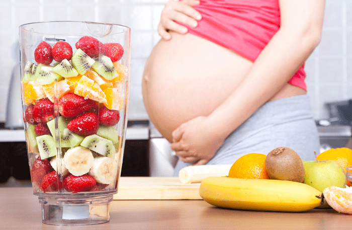 Mẹ bầu nên ăn nhiều rau xanh và trái cây