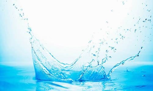 Để giải đáp cho thắc mắc, bị apxe hậu môn nên ăn gì, một trong những câu trả lời còn từ việc uống đủ lượng nước. Cụ thể, người bệnh nên cung cấp cho cơ thể đủ 2 lít nước hàng ngày để giúp thanh lọc cơ thể. Nước cũng giúp việc tiêu hóa thuận lợi hơn, thức ăn dễ tiêu, làm mềm phân, ngăn chặn tình trạng táo bón, giúp đẩy lùi căn bệnh apxe hậu môn.
