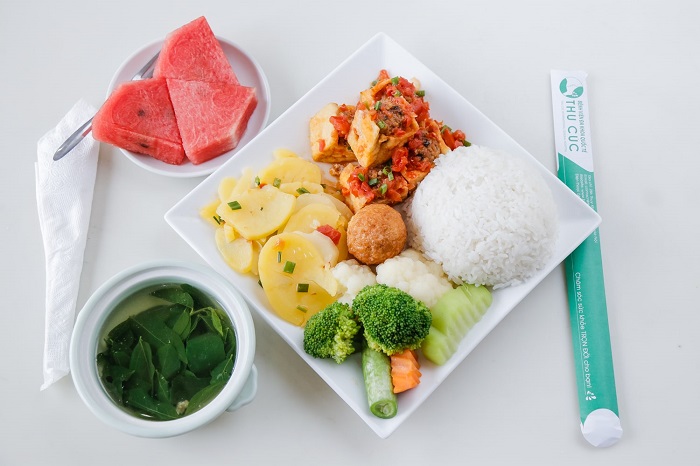 Bữa cơm của mẹ sau sinh tại bệnh viện ĐKQT Thu Cúc