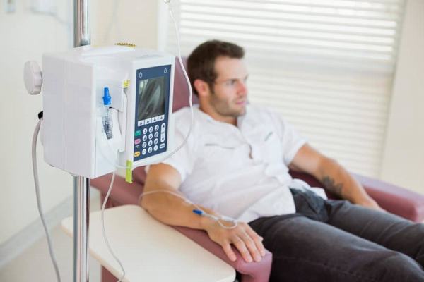 Hóa trị là một trong những phương pháp được áp dụng trong điều trị ung thư đại tràng giai đoạn cuối